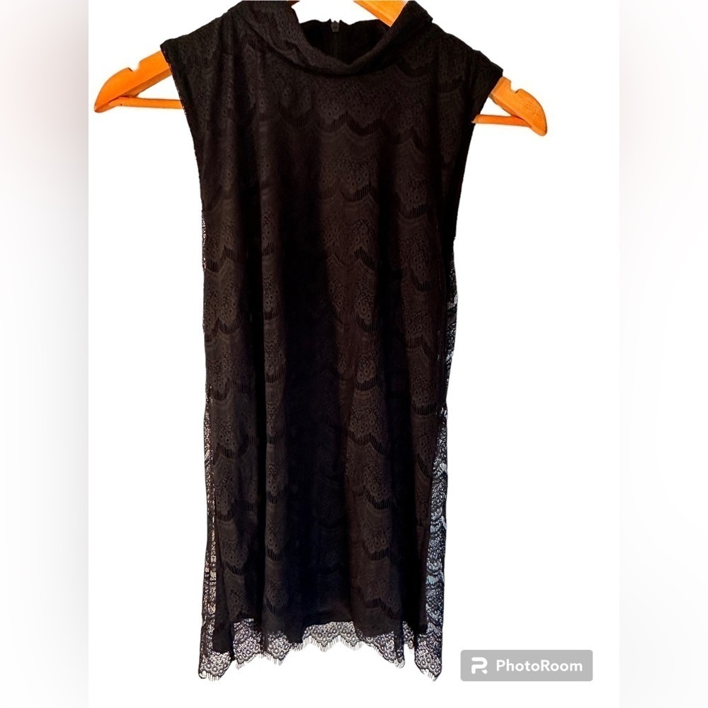 Banana Republic black sleeveless mock neck lace overlay top